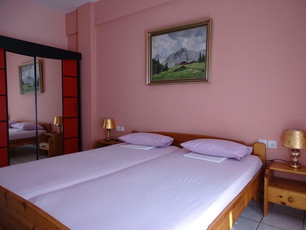 Socrates Apartments Olympiakí Aktí Buitenkant foto