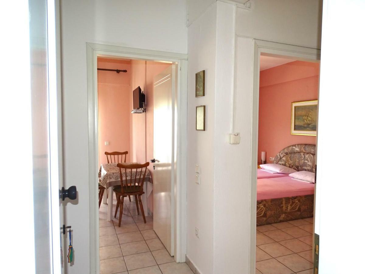 Socrates Apartments Olympiakí Aktí Buitenkant foto